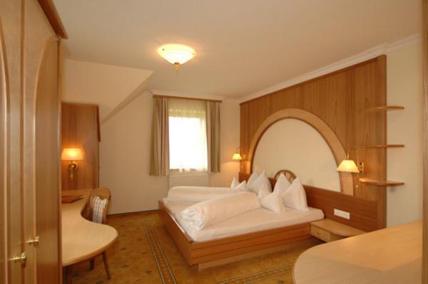 Hotel Neuwirt Ramsau am Dachstein Room photo