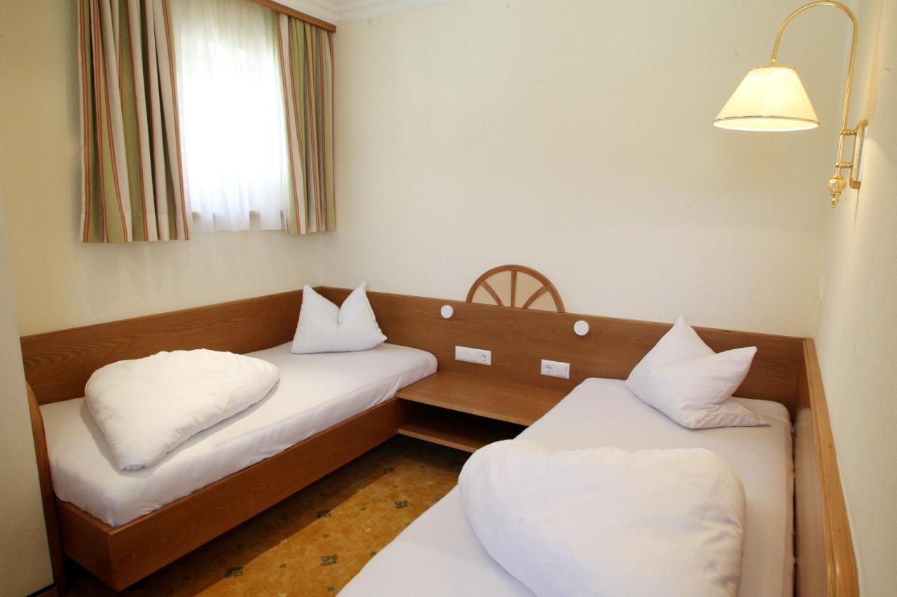Hotel Neuwirt Ramsau am Dachstein Room photo